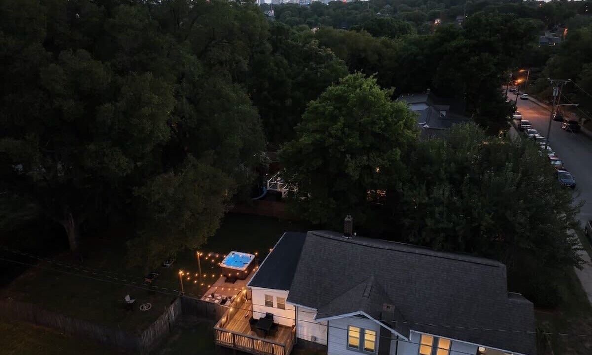 Photo of Outdoor in Shelby Hills