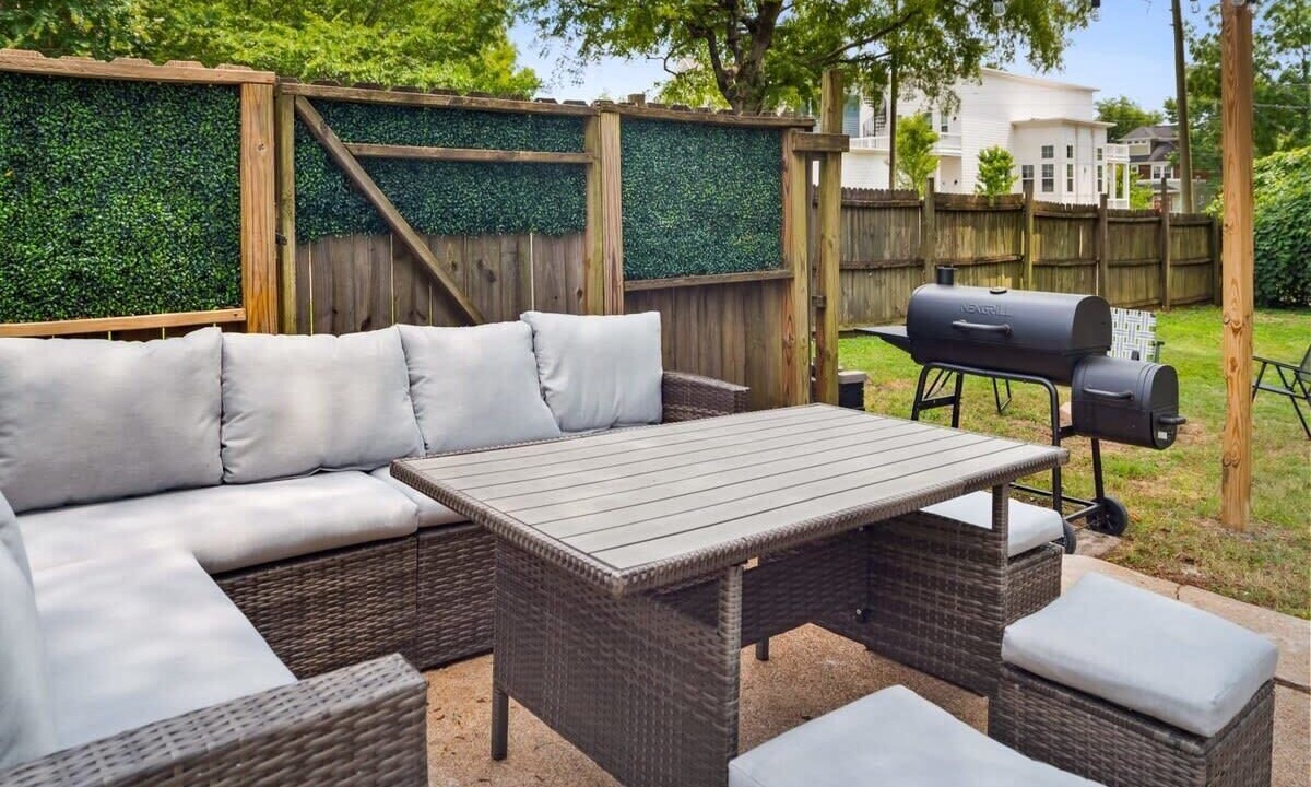 Photo of Outdoor in Shelby Hills