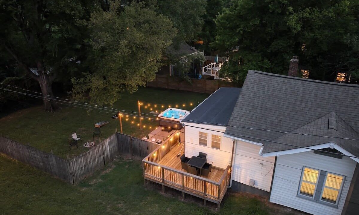 Photo of Outdoor in Shelby Hills