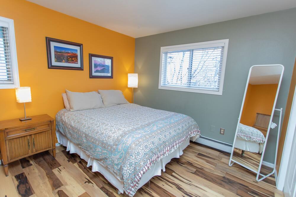 Photo of Bedroom in Central Boulder