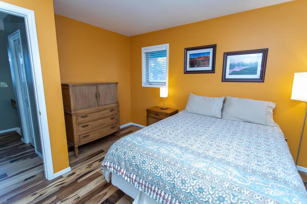 Photo of Bedroom in Central Boulder