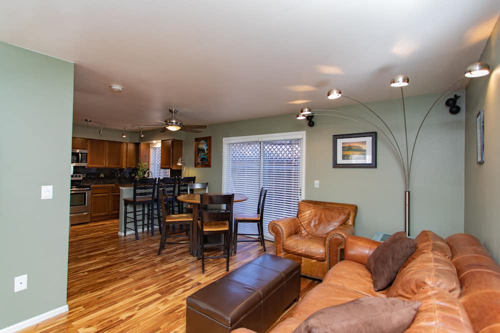 Photo of Livingroom in Central Boulder