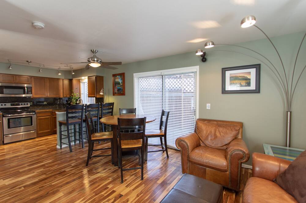 Photo of Livingroom in Central Boulder