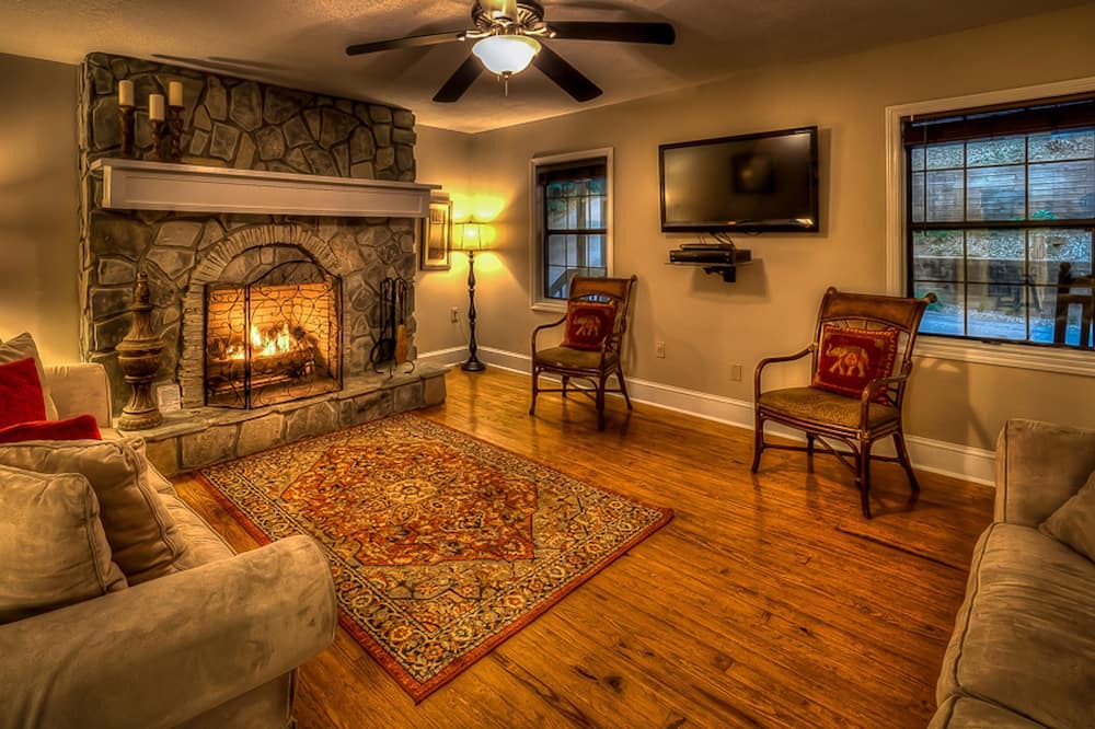 Photo of Livingroom in Blairsville