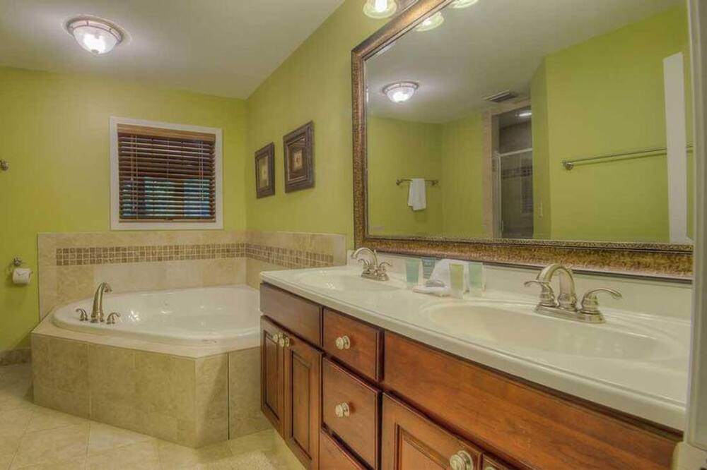 Photo of Bathroom in Blairsville
