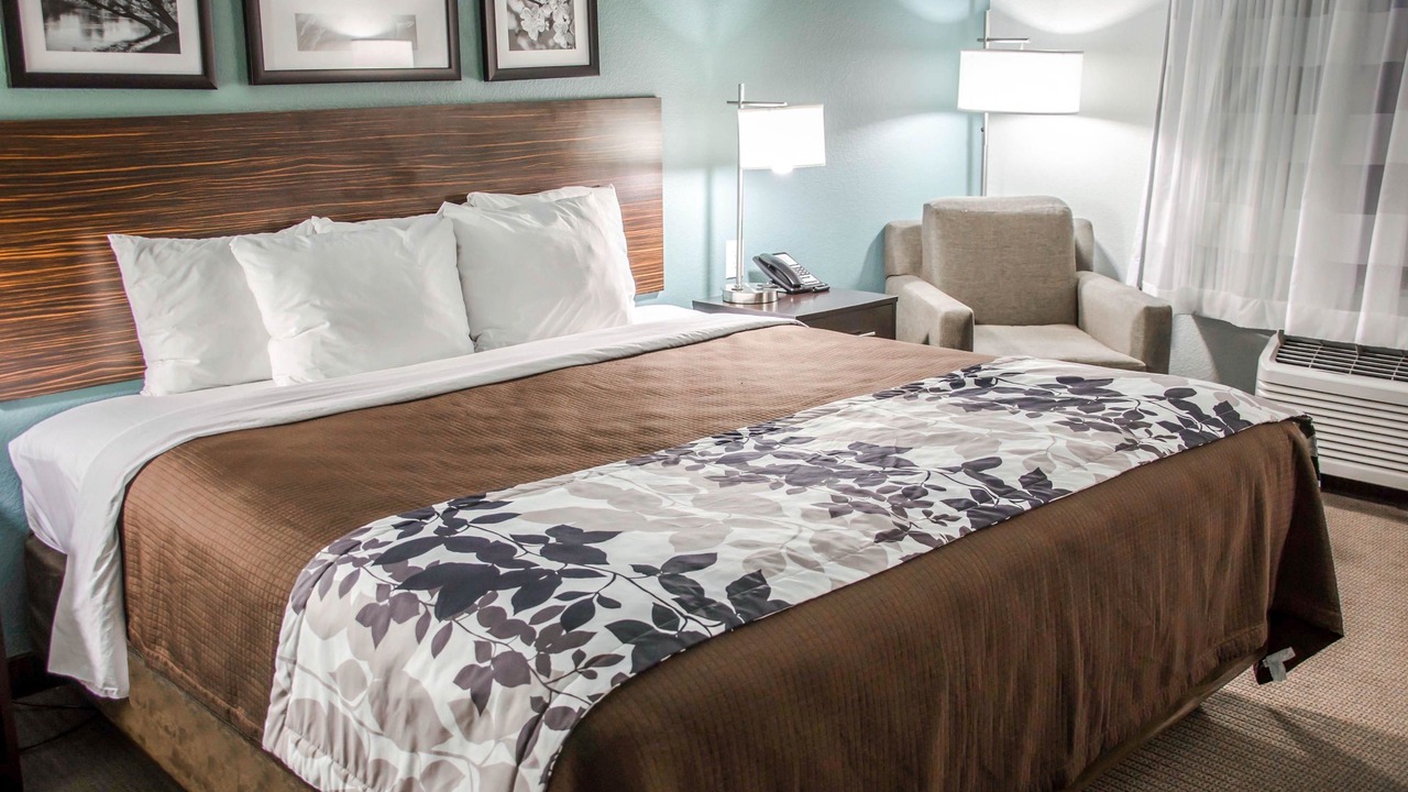 Photo of Bedroom in Center