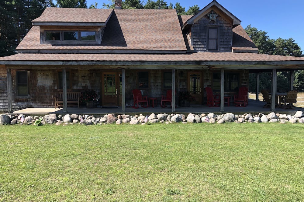 Photo of Outdoor in Maple City