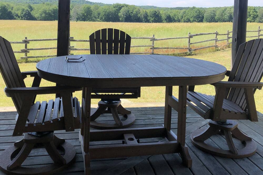 Photo of Patio Balcony in Maple City