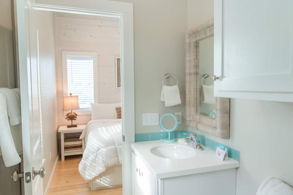 Photo of Bedroom in Sand Point