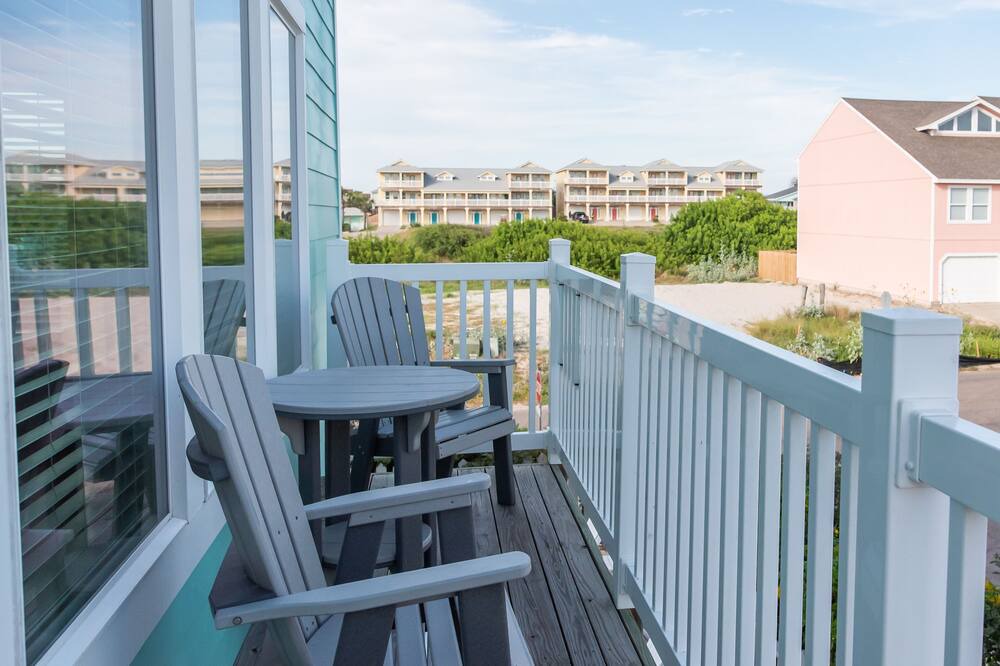Photo of Patio Balcony in Sand Point
