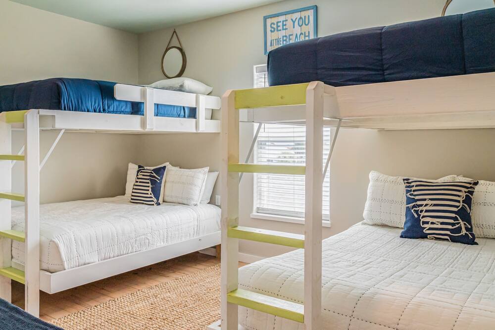 Photo of Bedroom in Sand Point