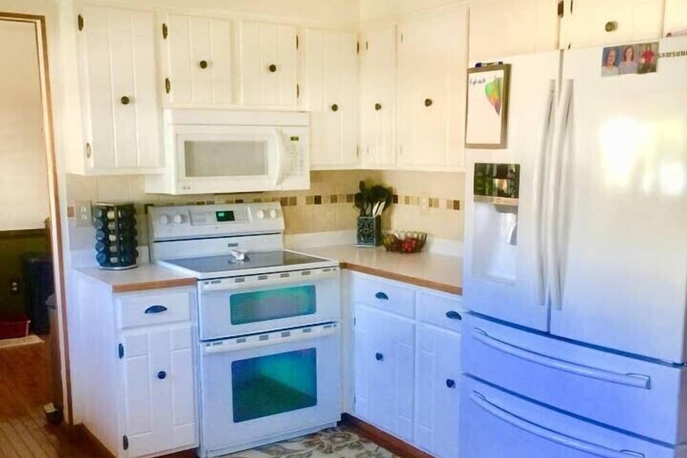Photo of Kitchen in North Central Westminster