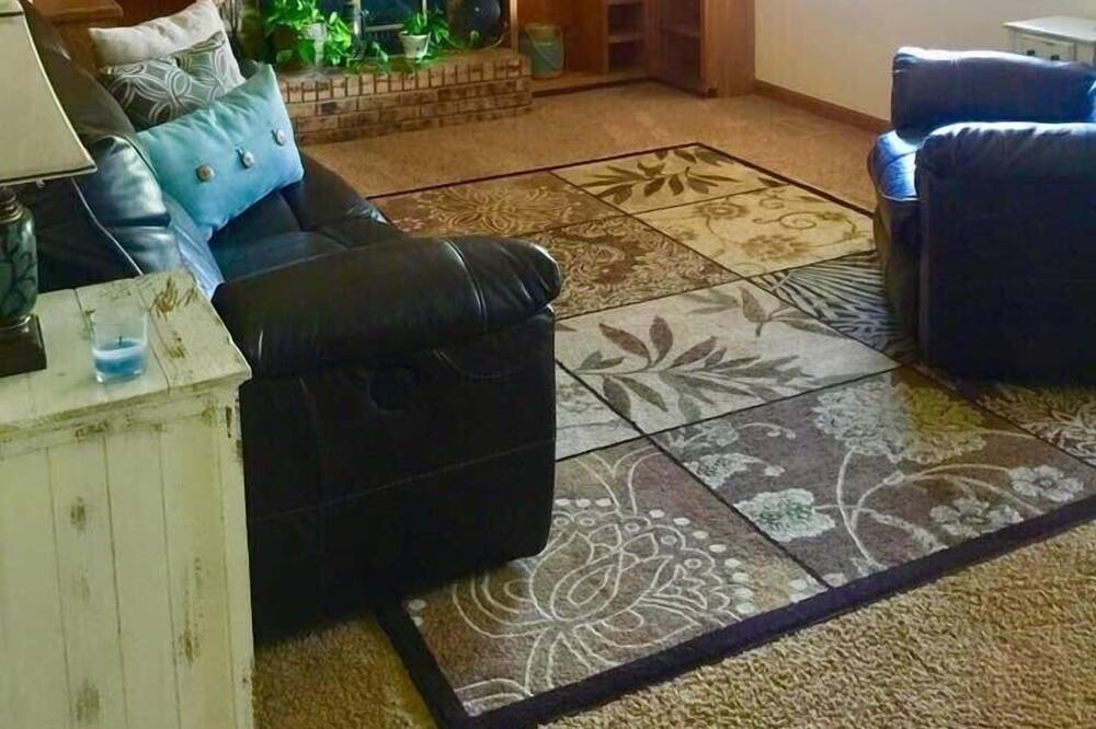 Photo of Livingroom in North Central Westminster