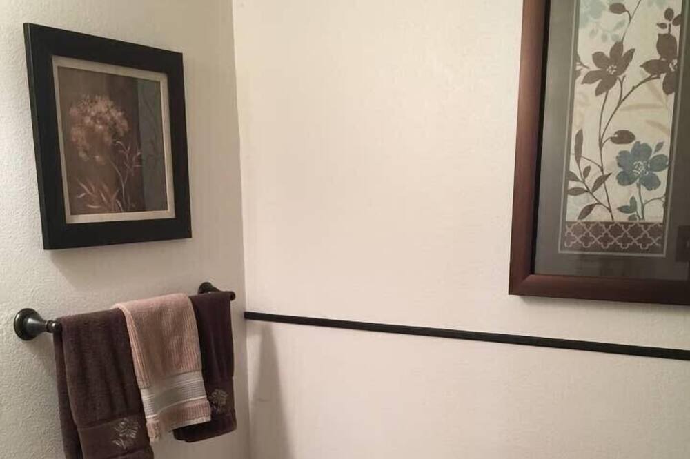 Photo of Bathroom in North Central Westminster