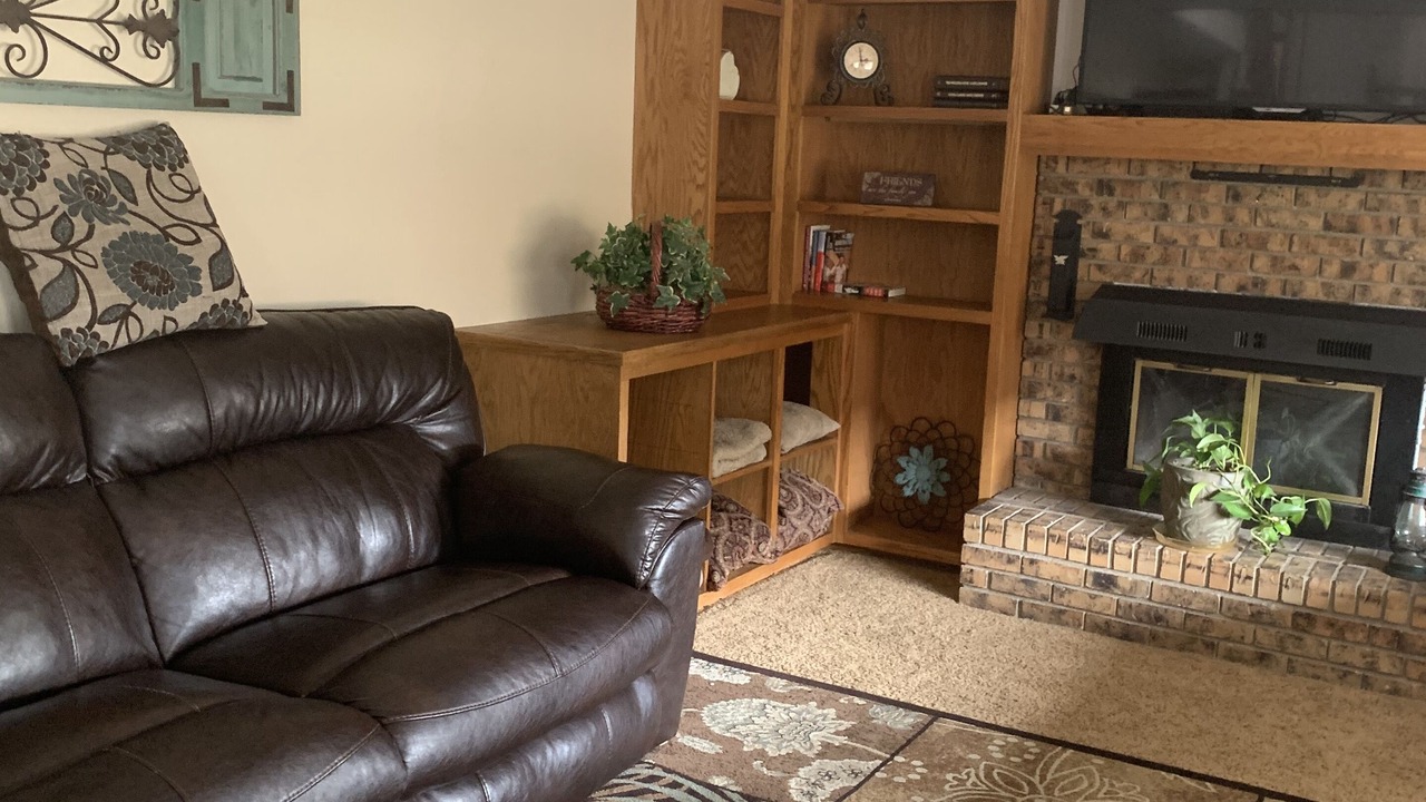 Photo of Livingroom in North Central Westminster