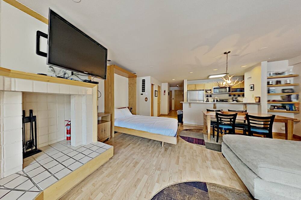 Photo of Bedroom in Mountain House