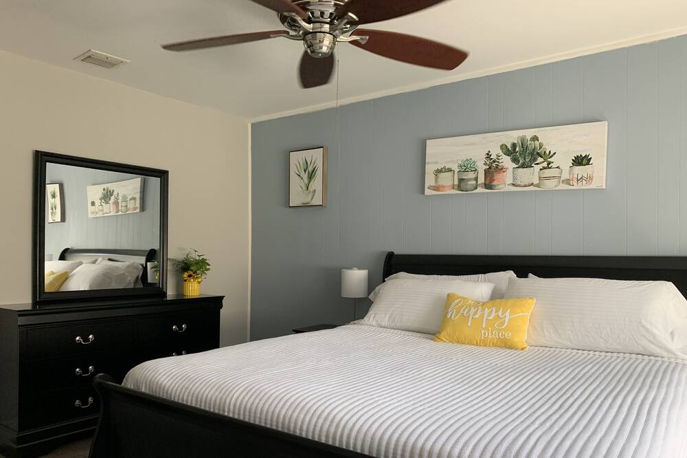 Photo of Bedroom in Riverside Park