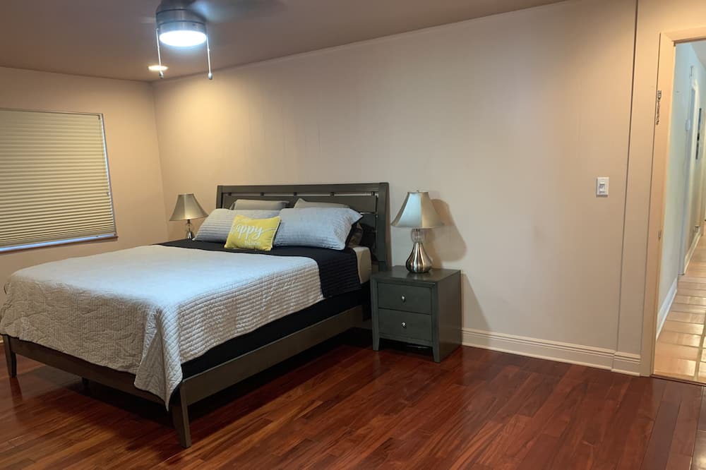 Photo of Bedroom in Riverside Park