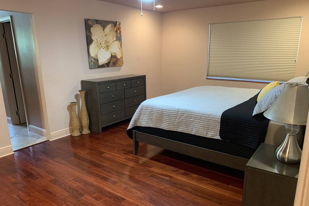 Photo of Bedroom in Riverside Park