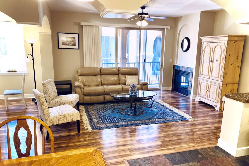 Photo of Livingroom in Frasier Meadows
