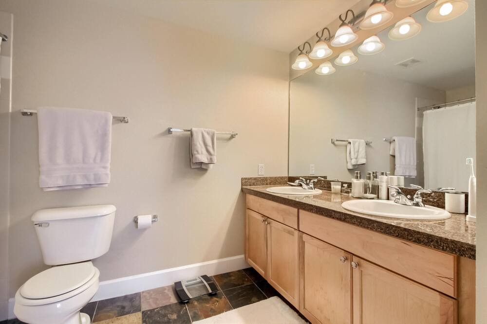 Photo of Bathroom in Frasier Meadows