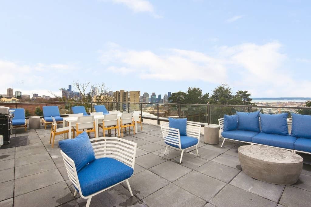 Photo of Outdoor in Broadway