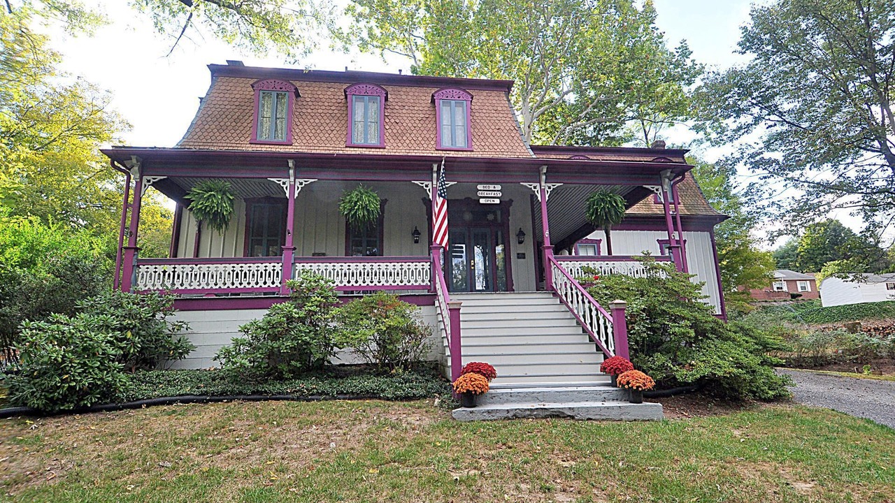 Photo of Buildings in Berkeley Springs