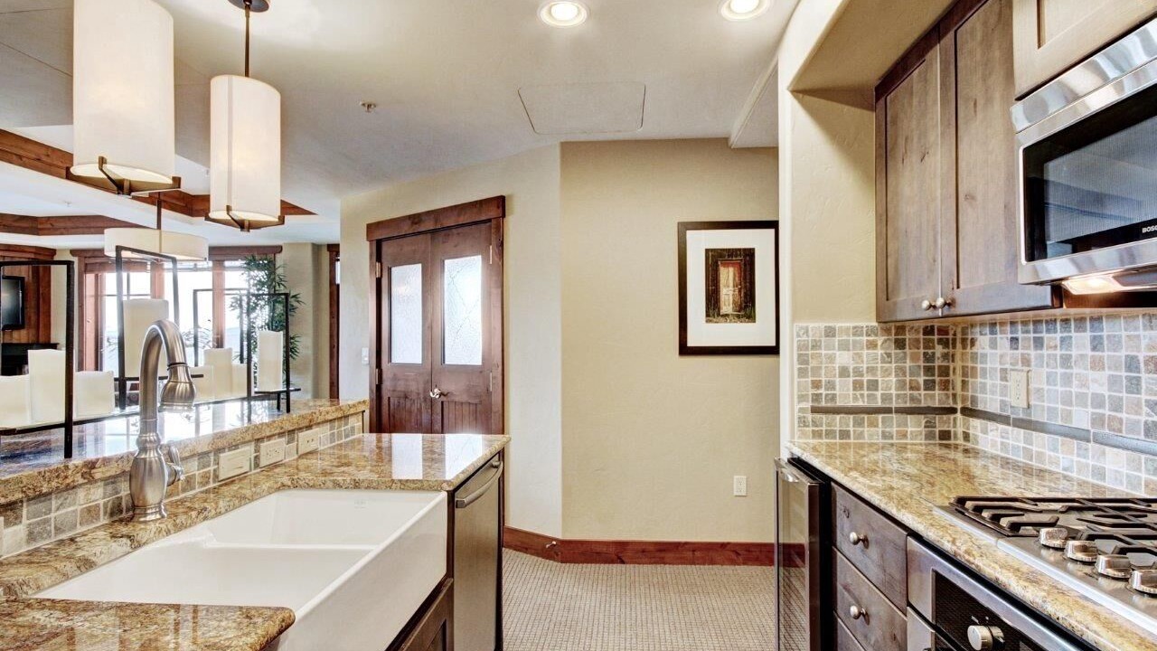 Photo of Kitchen in Peak 8