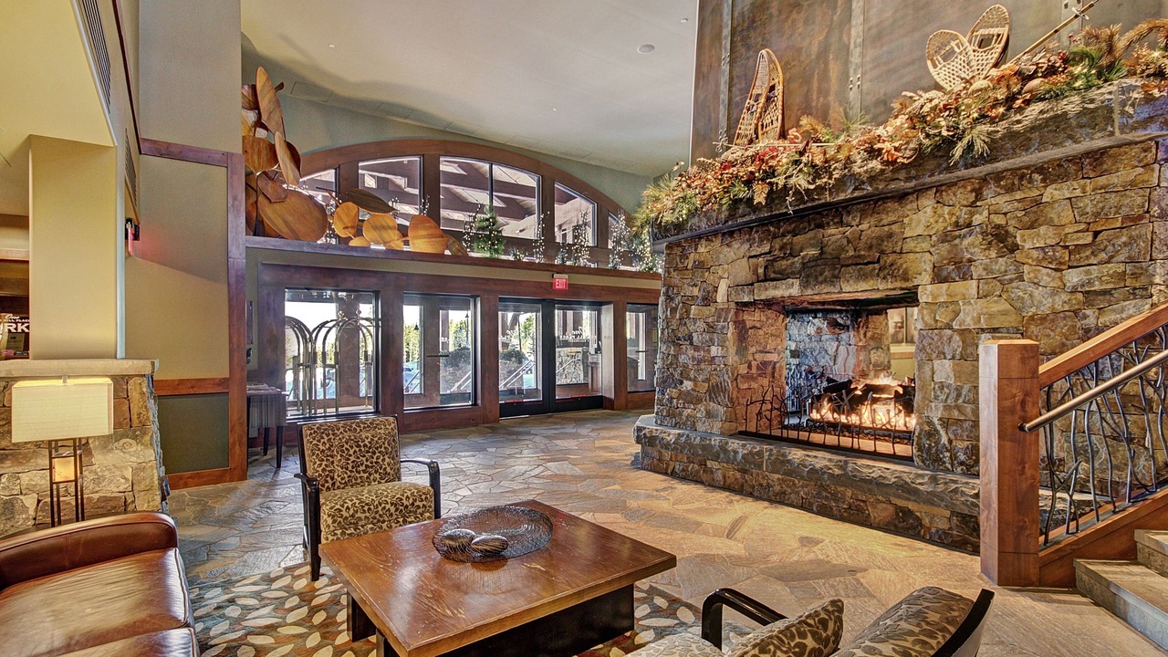 Photo of Livingroom in Peak 8