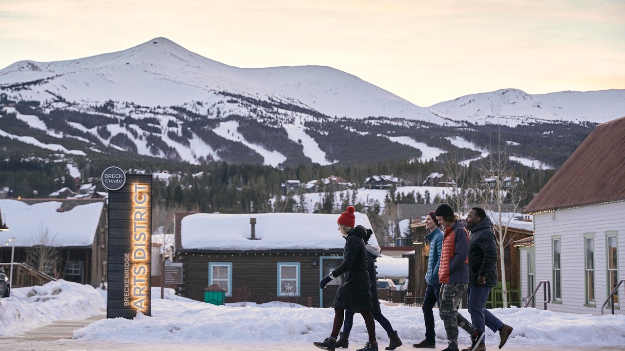 Photo of Outdoor in Peak 8