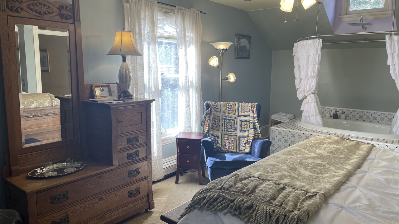Photo of Bedroom in Historic District