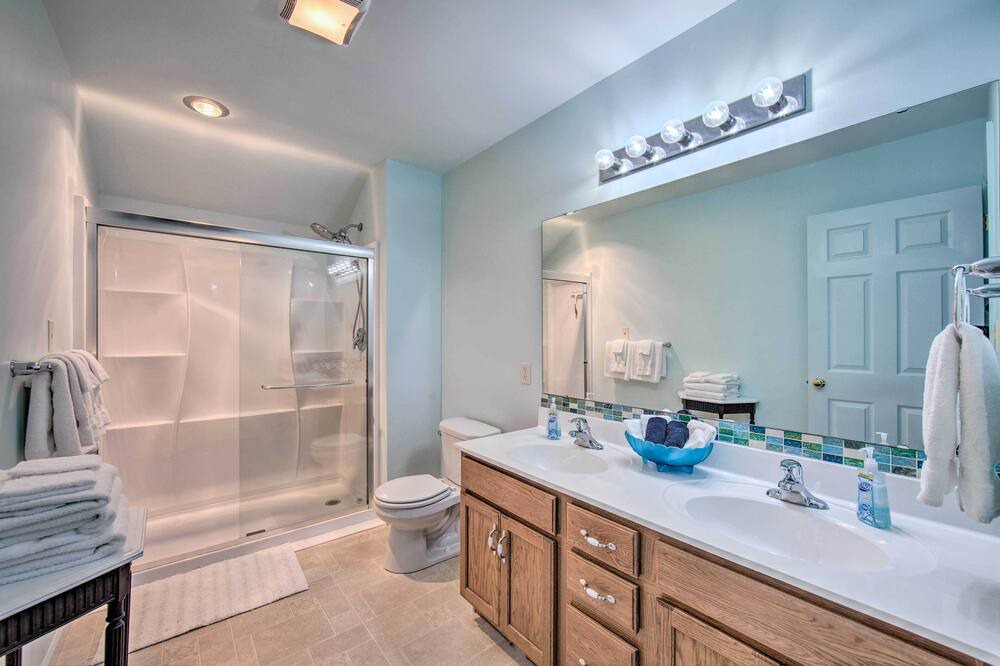 Photo of Bathroom in Adamstown