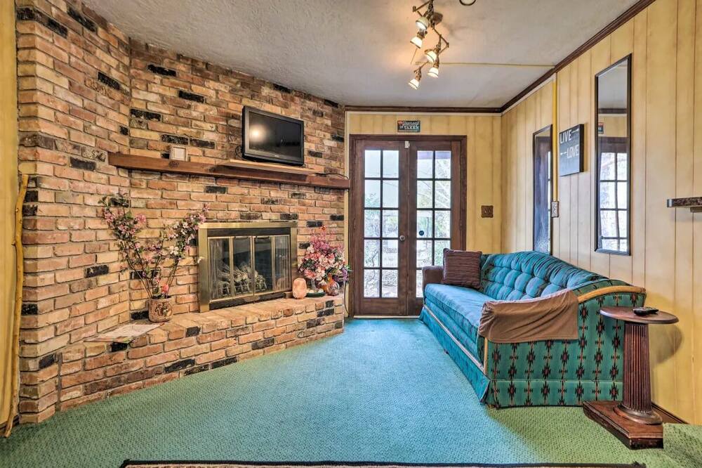 Photo of Livingroom in Leeds