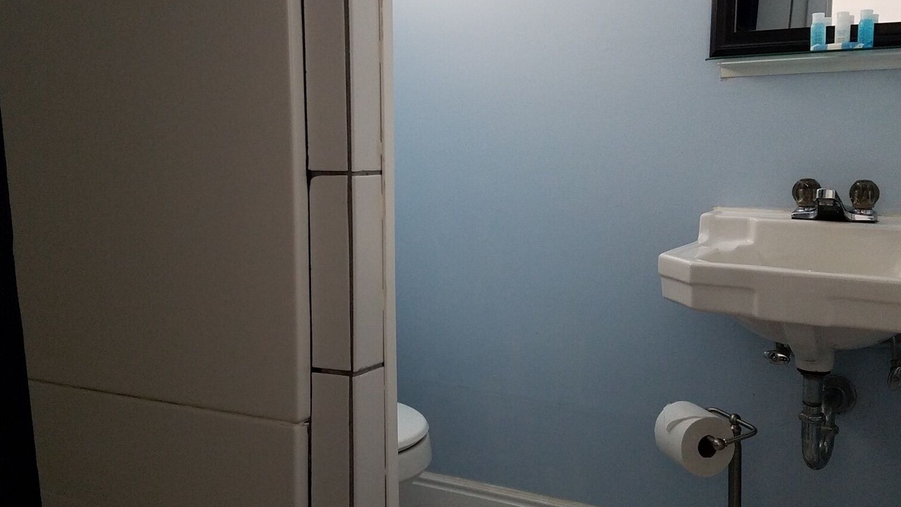 Photo of Bathroom in Lyons