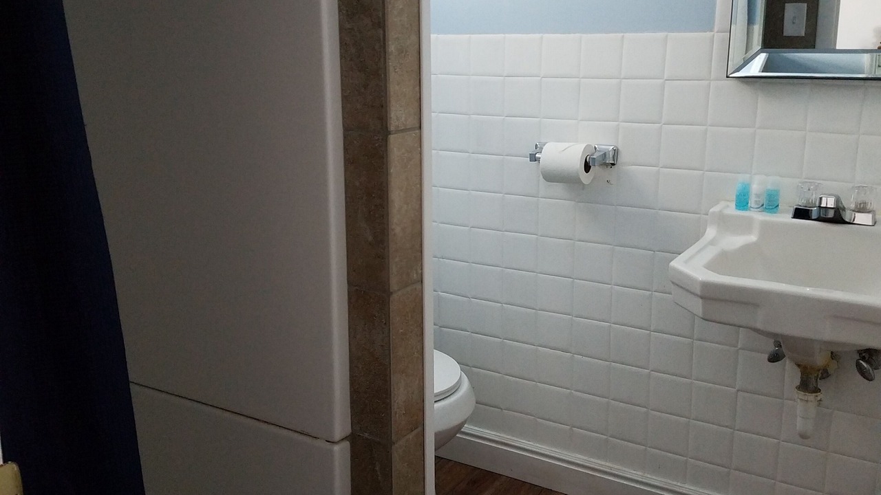 Photo of Bathroom in Lyons