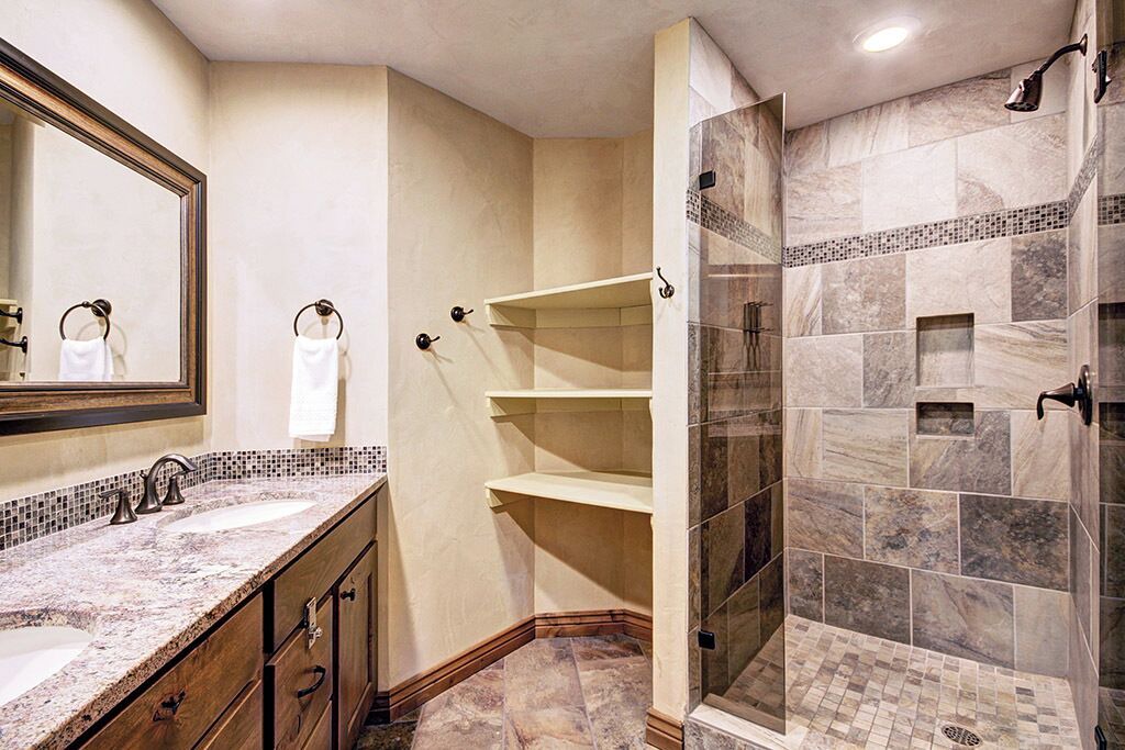 Photo of Bathroom in Peak 9