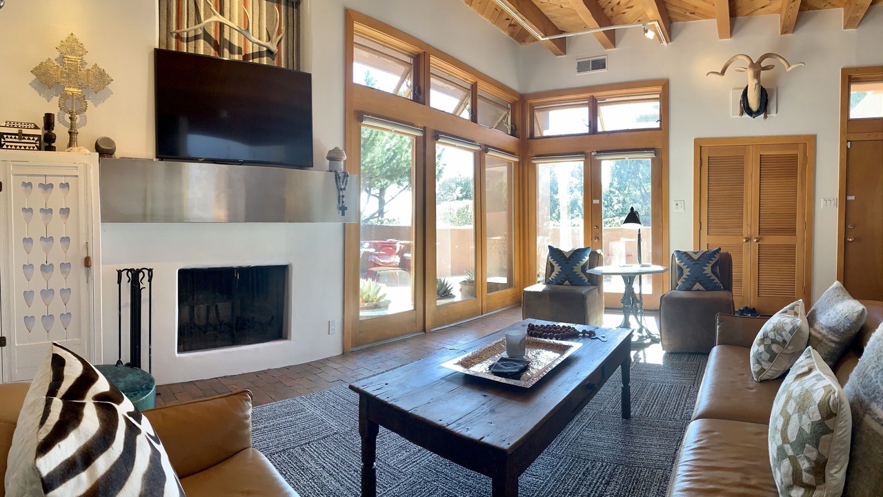 Photo of Livingroom in Nambe Pueblo
