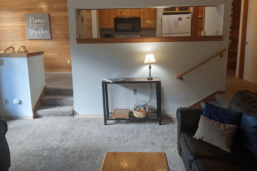 Photo of Livingroom in Lakeside Village