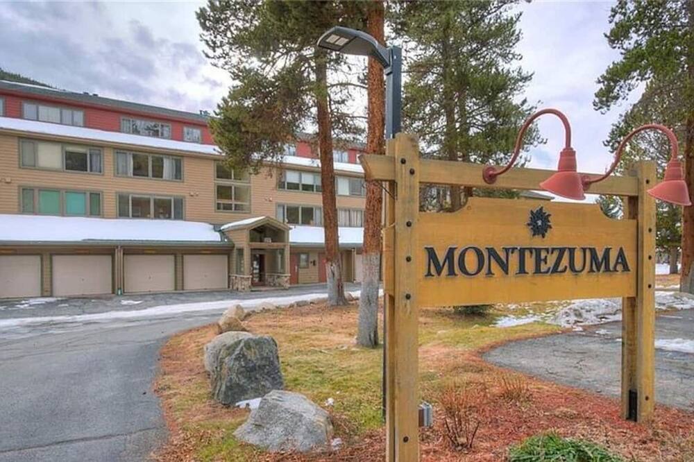 Photo of Outdoor in Lakeside Village