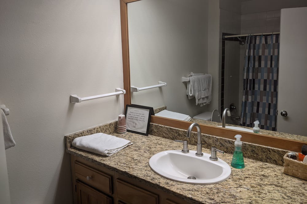 Photo of Bathroom in Lakeside Village