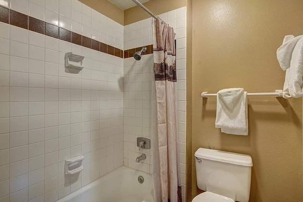 Photo of Bathroom in Lakeside Village