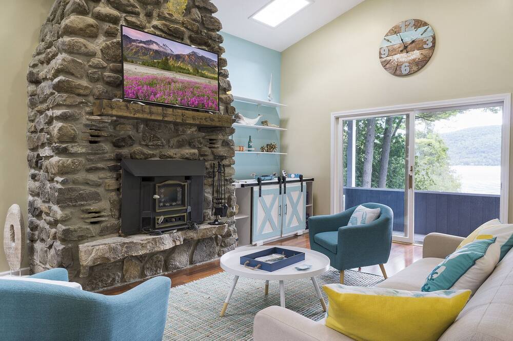Photo of Livingroom in North Lake George