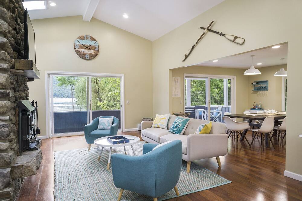 Photo of Livingroom in North Lake George