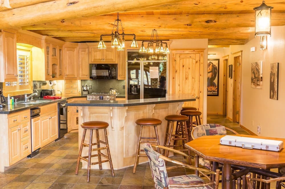 Photo of Kitchen in Evergreen Estates