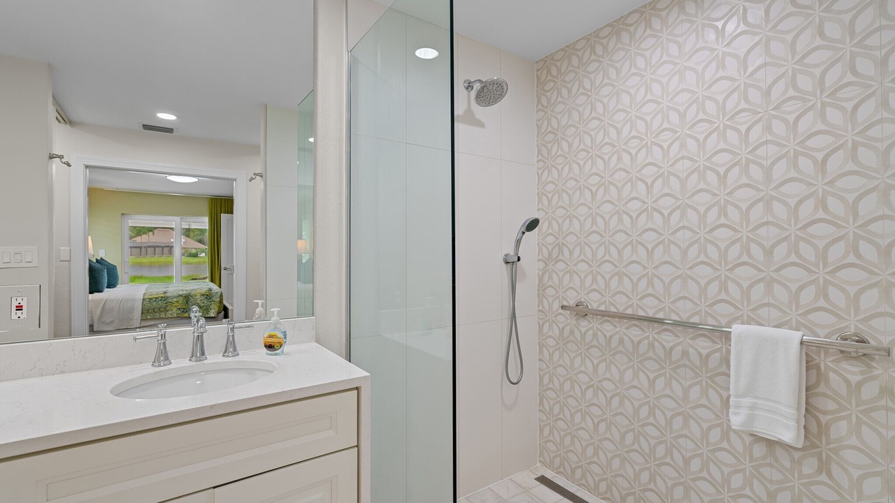 Photo of Bathroom in Kings Lake