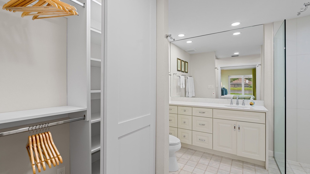 Photo of Bathroom in Kings Lake