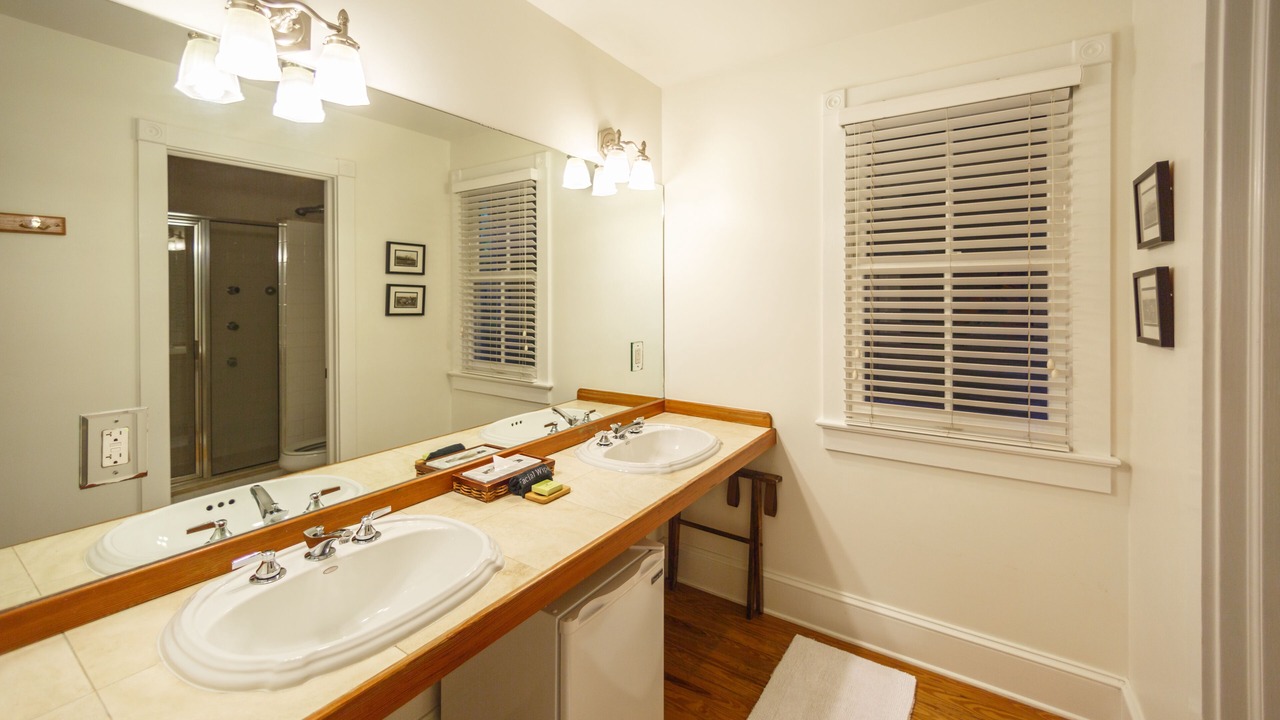 Photo of Bathroom in Old Town