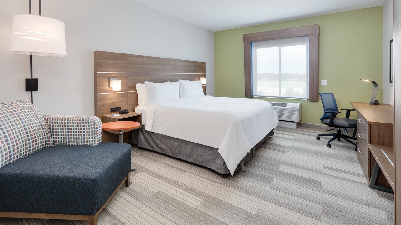 Photo of Bedroom in The Colony