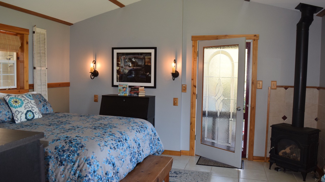 Photo of Bedroom in Oak Harbor