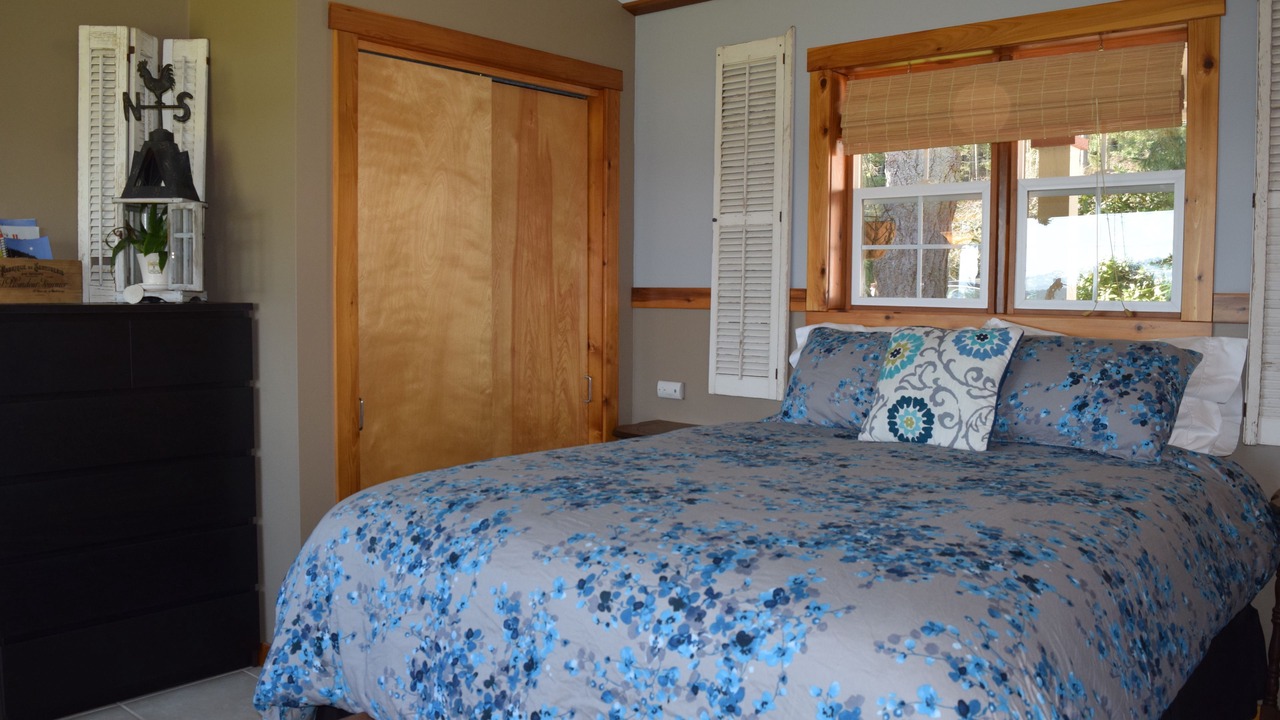 Photo of Bedroom in Oak Harbor
